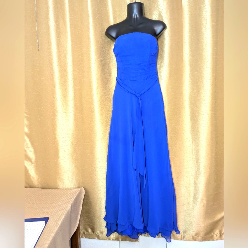 B2 Brand Elegant, Prom, Formal Blue Strapless Dress Size 4